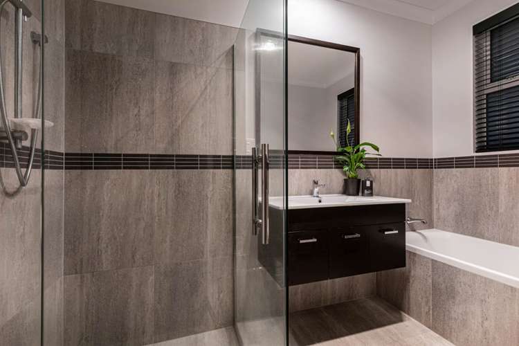 2 Whaley Greens Silverdale_18