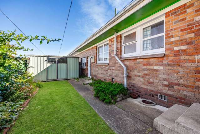 1/4 Russell Road Manurewa_4