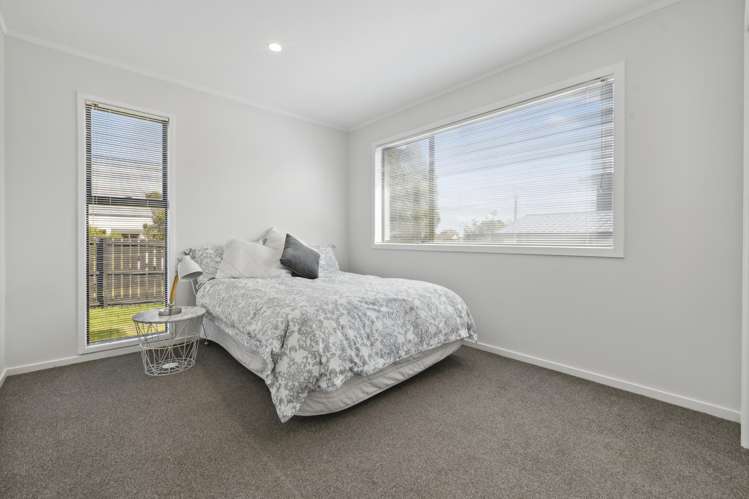 28 Ridgemount Rise Mangere Bridge_11