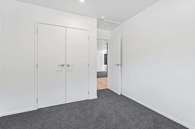 Units 1 and 2/10A Awanui Street Merrilands_33