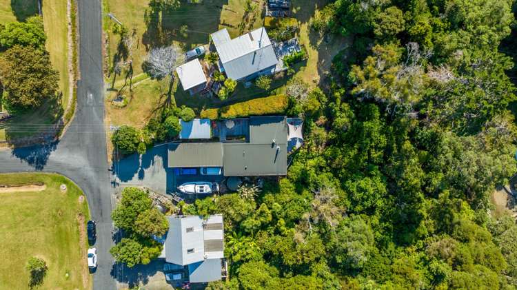 9 Ferndale Avenue Leigh_24