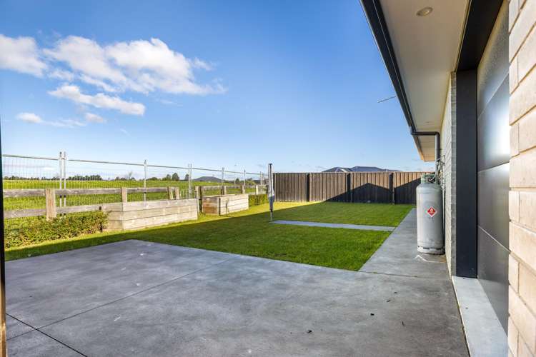 8 Plover Avenue Amberley_19