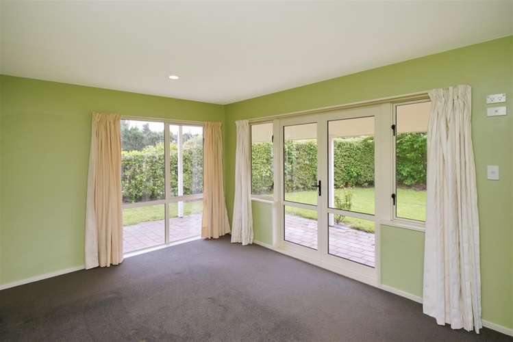 25 Jessons Road Harewood_23