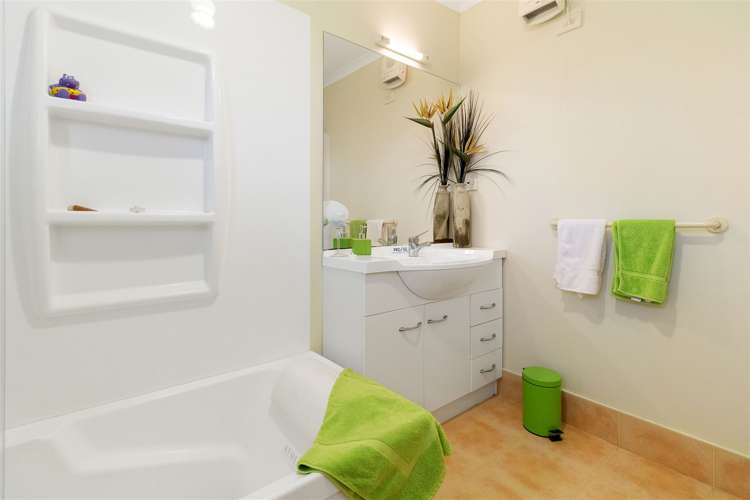 117 Charleston Avenue Whangamata_8