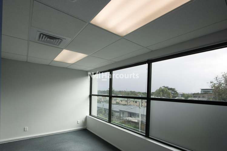 Office 5/46 Taharoto Road Takapuna_6