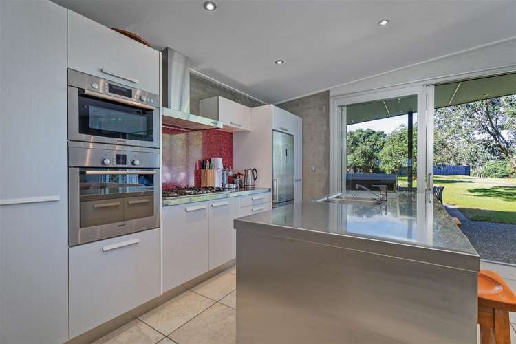 111 Kauri Crescent Matarangi_10