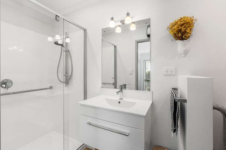 20 Sunline Avenue Lincoln_17
