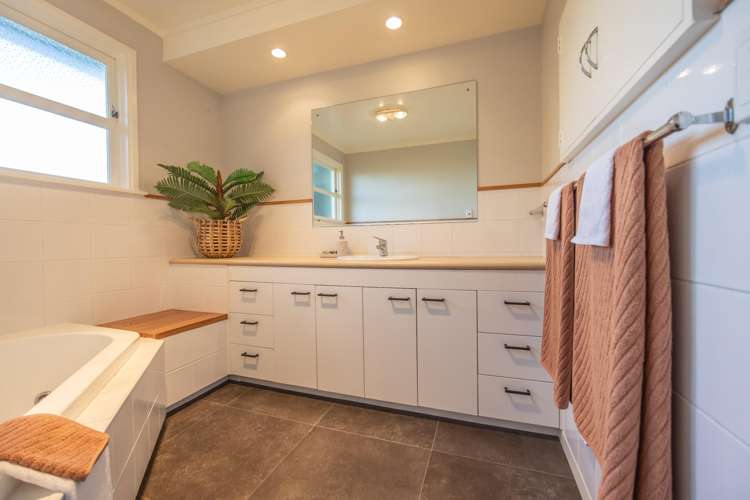 36 Durie Road Aorangi_16