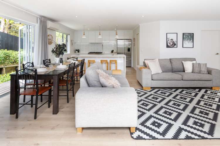 70 Beach Road Mellons Bay_3