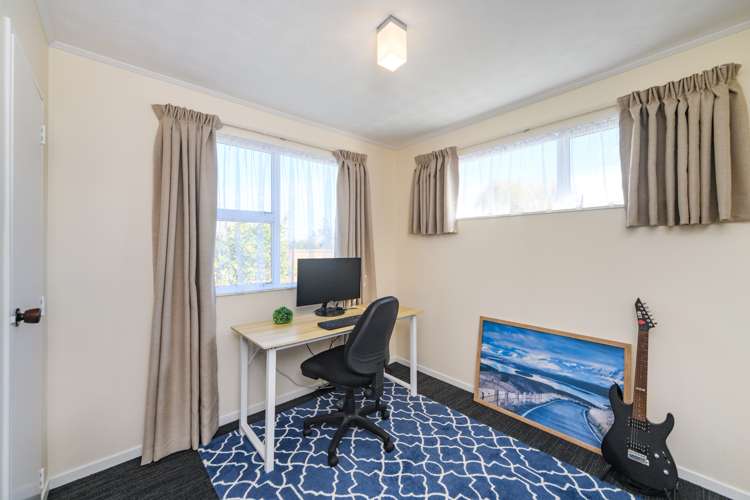 44 Escort Grove Awapuni_7