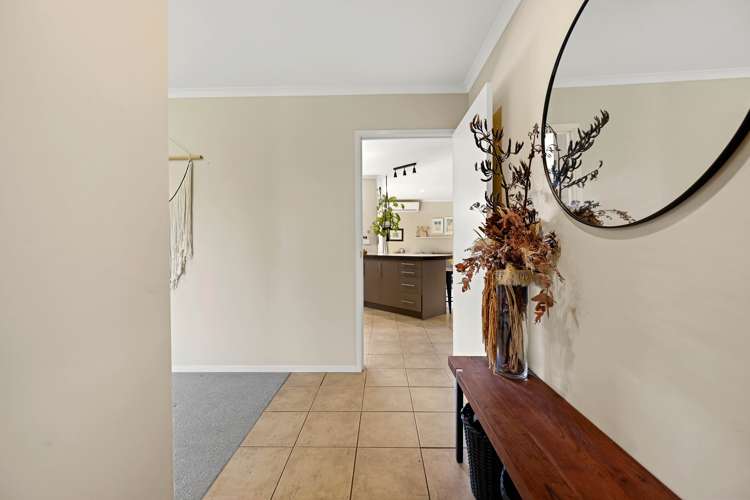 21 Burgundy Court Rototuna_11