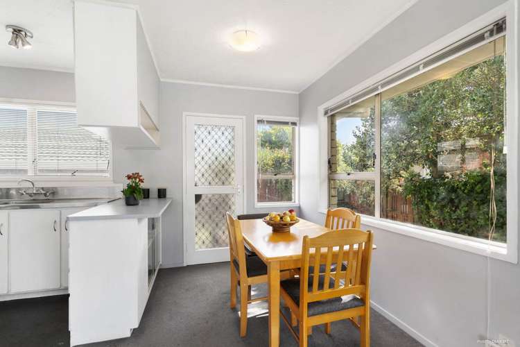 1/2 Strid Road Te Atatu South_7