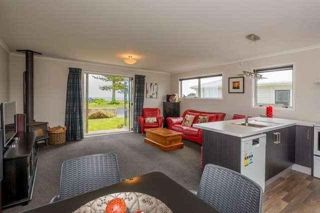 36 Marine Parade Otaki Beach_2