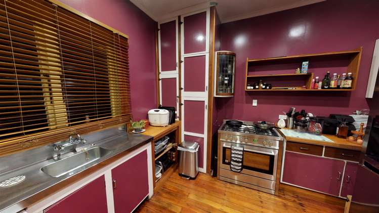 556a Queen Street East Levin_6