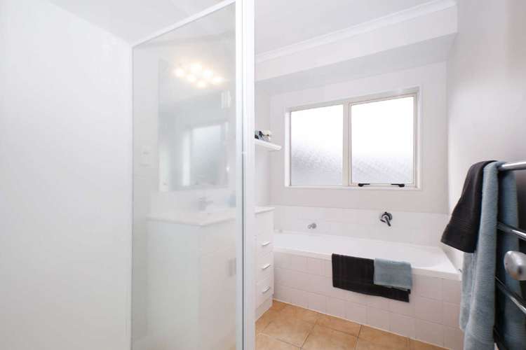 16 Gambia Grove 2743_9