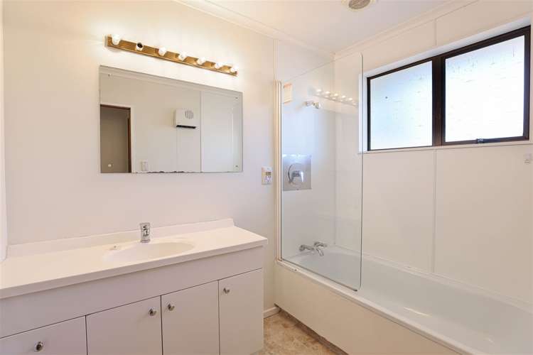 7 Houston Place Allenton_11