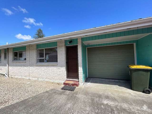 Comfortable & Well-Maintained 2-Bedroom Unit w...