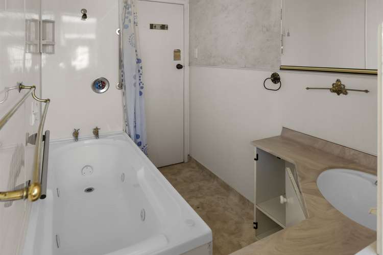 270 Seaview Road Stoke_12