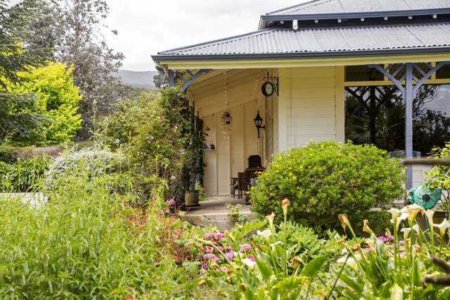 1937 Lake Ferry Road Pirinoa_1