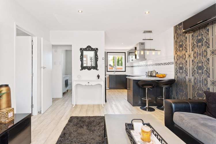 4/64 Avalon Street_0