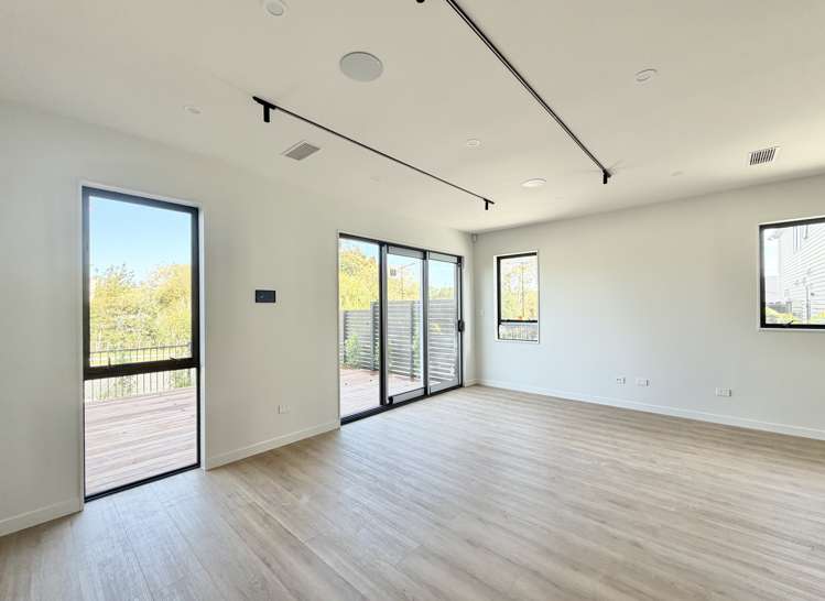 80F Tukutata Crescent_3