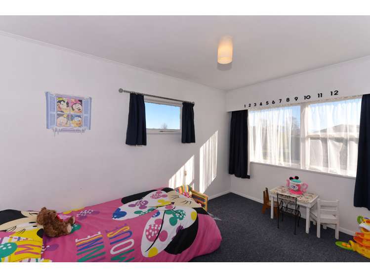 5 Tennyson Crescent Stoke_10