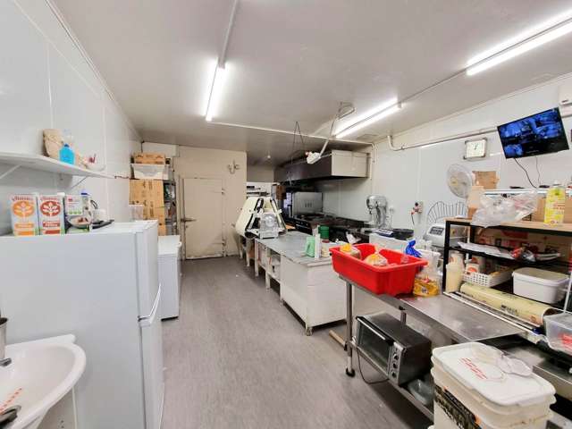 Shop 3/574-576 Te Atatu Road Te Atatu Peninsula_3