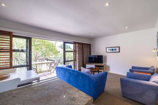 Pick of the bunch - Beach side apartment