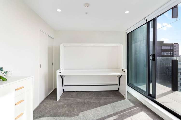 1302/18 Saint Martins Lane Grafton_8