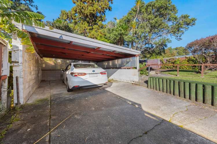 84 Barrys Road Glendene_13