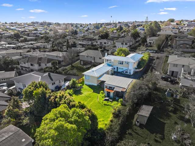 Home & Income | AUCTION WED