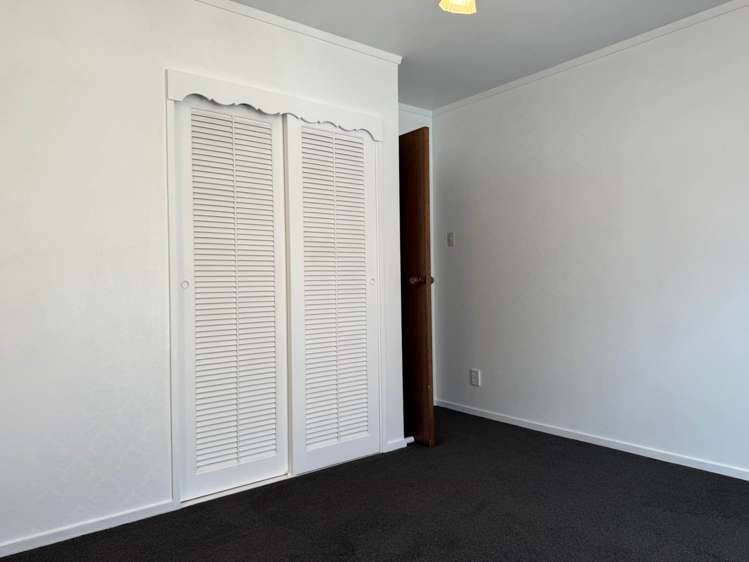 4 Royal Road Massey_9