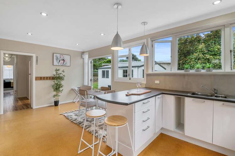 3 Moa Road Raumati Beach_7