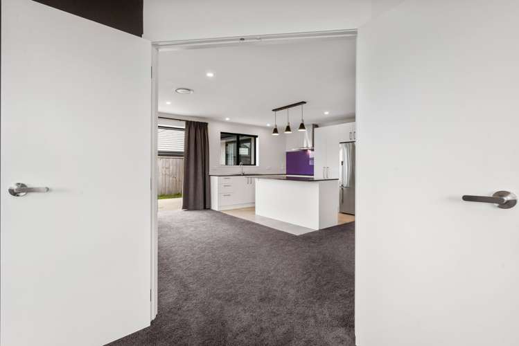 31 Saint Michael Crescent One Tree Point_22