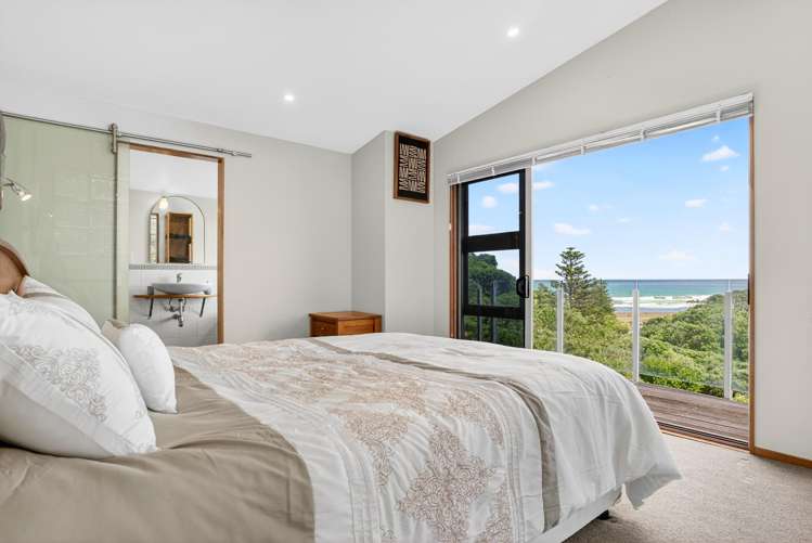 10 Waitea Road Muriwai Beach_10