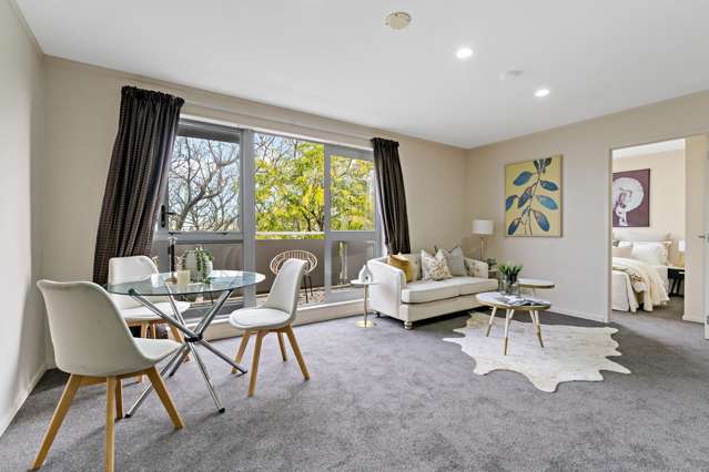 1 Bed + Flexi Room / Large Office