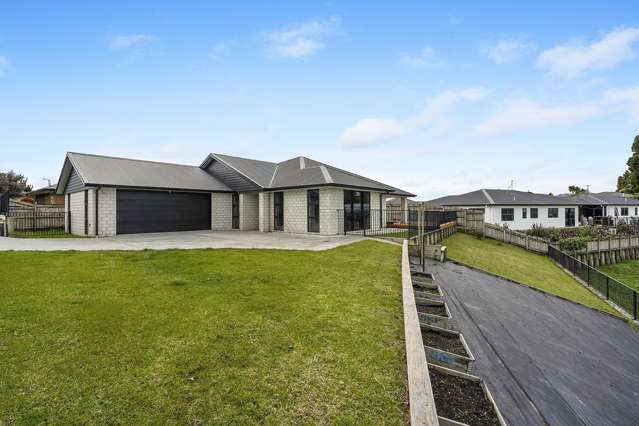 Modern 4BR Brick - With Rural Views