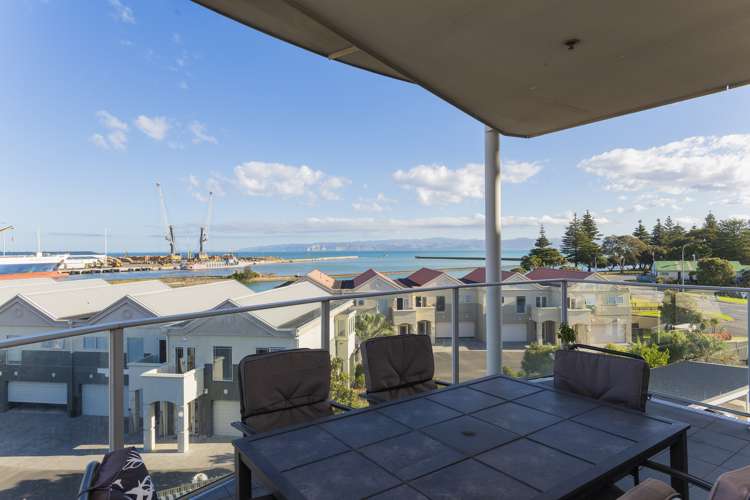 11/90 Customhouse Street Gisborne_13