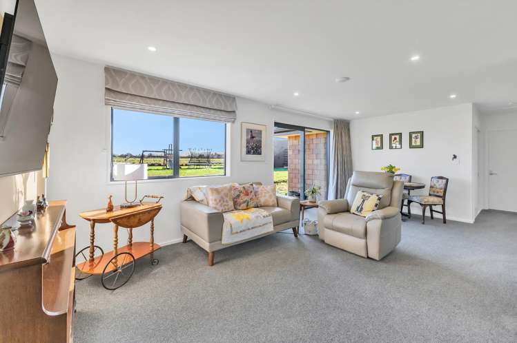 56 Summers Road Darfield_29