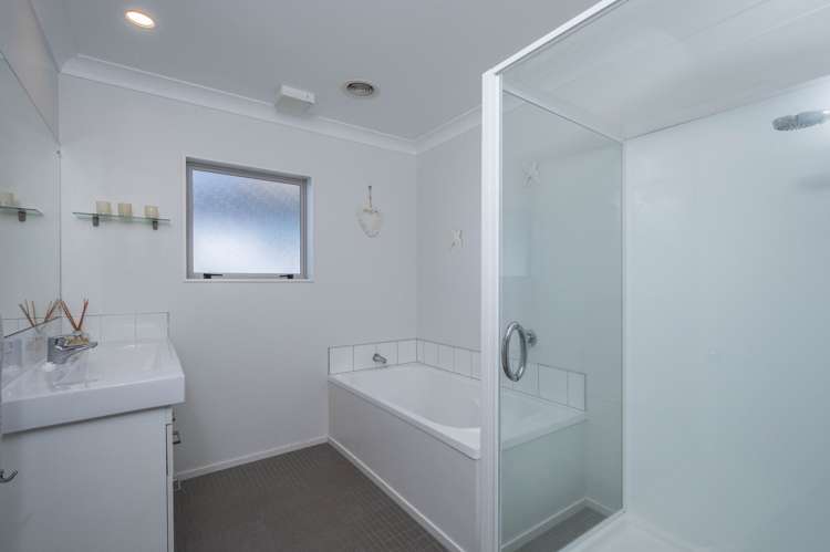 13 Moston Grove Churton Park_18