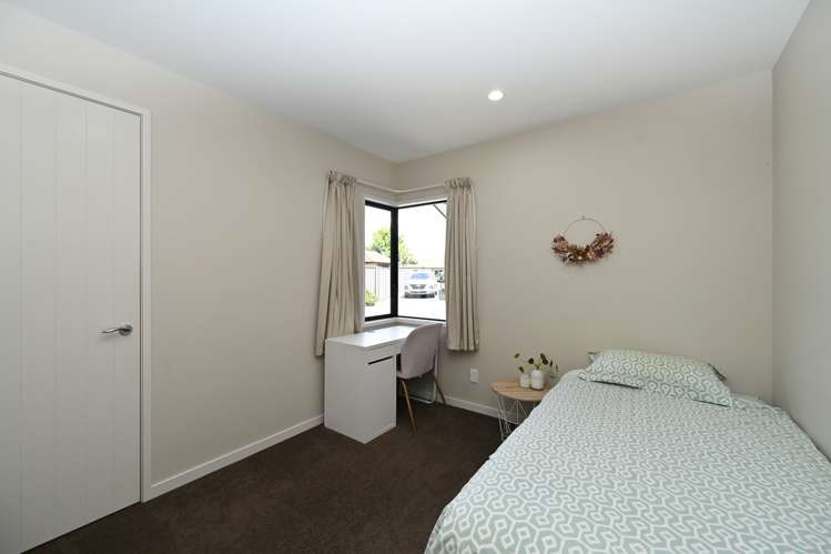 7 Milford Place Poraiti_12