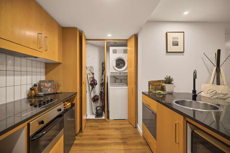 124/21 Stanley Street Queenstown_12