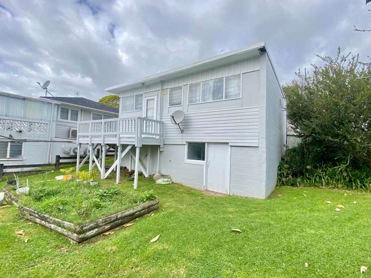 4 Exminster Street Blockhouse Bay_8