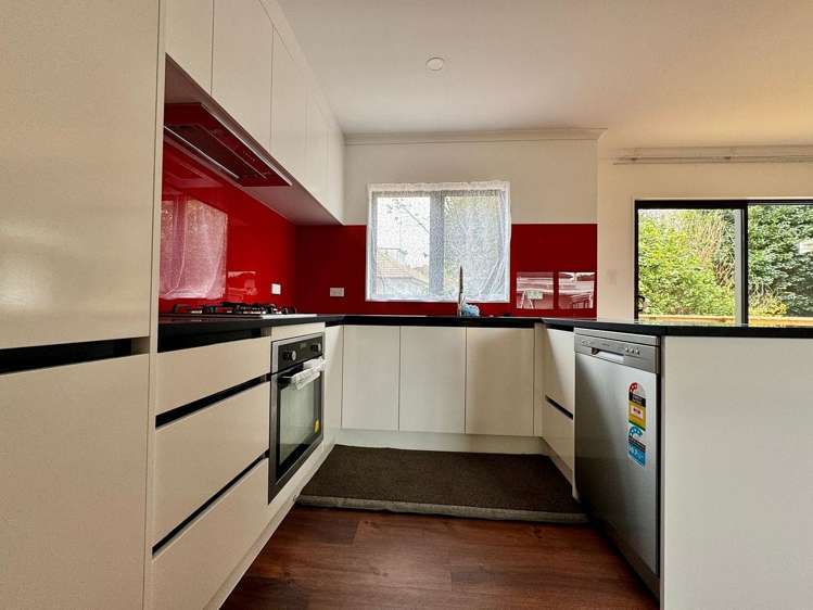 18A Memorial Avenue Mount Roskill_11