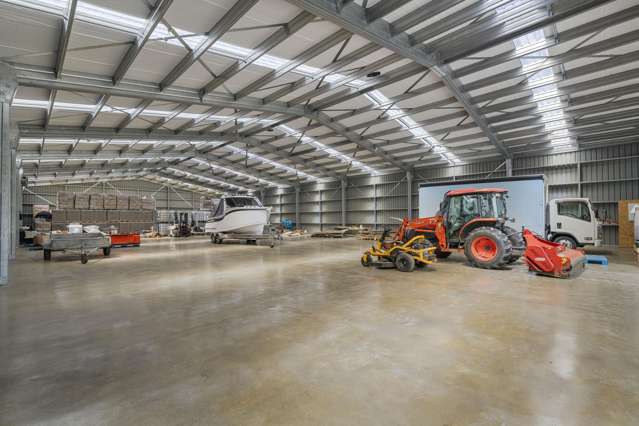 Two Dwellings + 840m² Warehouse | 8.18 ha Matakana