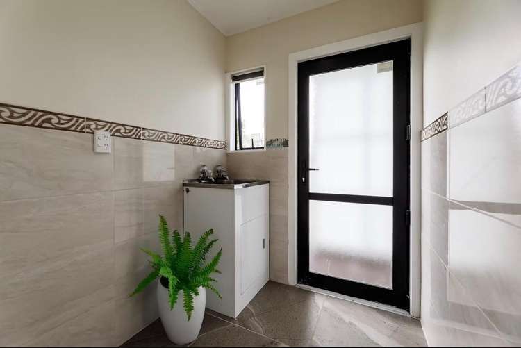 17 Dungarvon Place Clendon Park_16