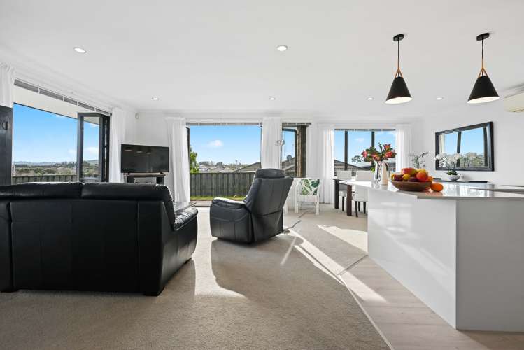 57 Somerton Drive Huntington_14