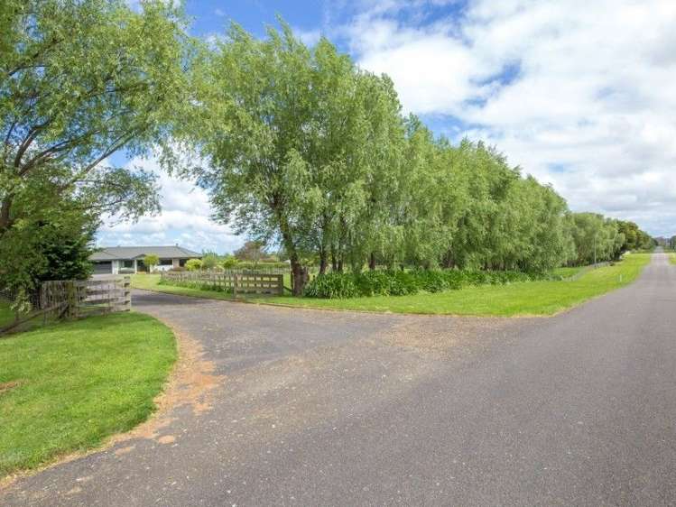 99 Spur Road West Feilding_27