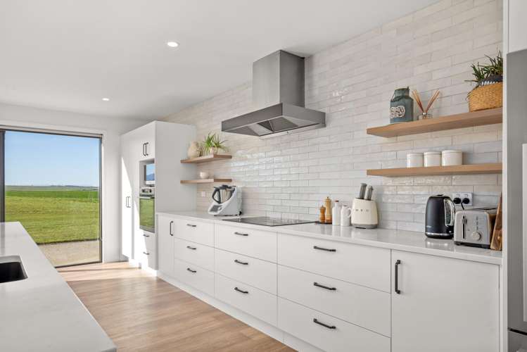 4 Skeena Way Waikerikeri_8