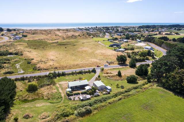 75 Strathnaver Drive Waikawa Beach_1